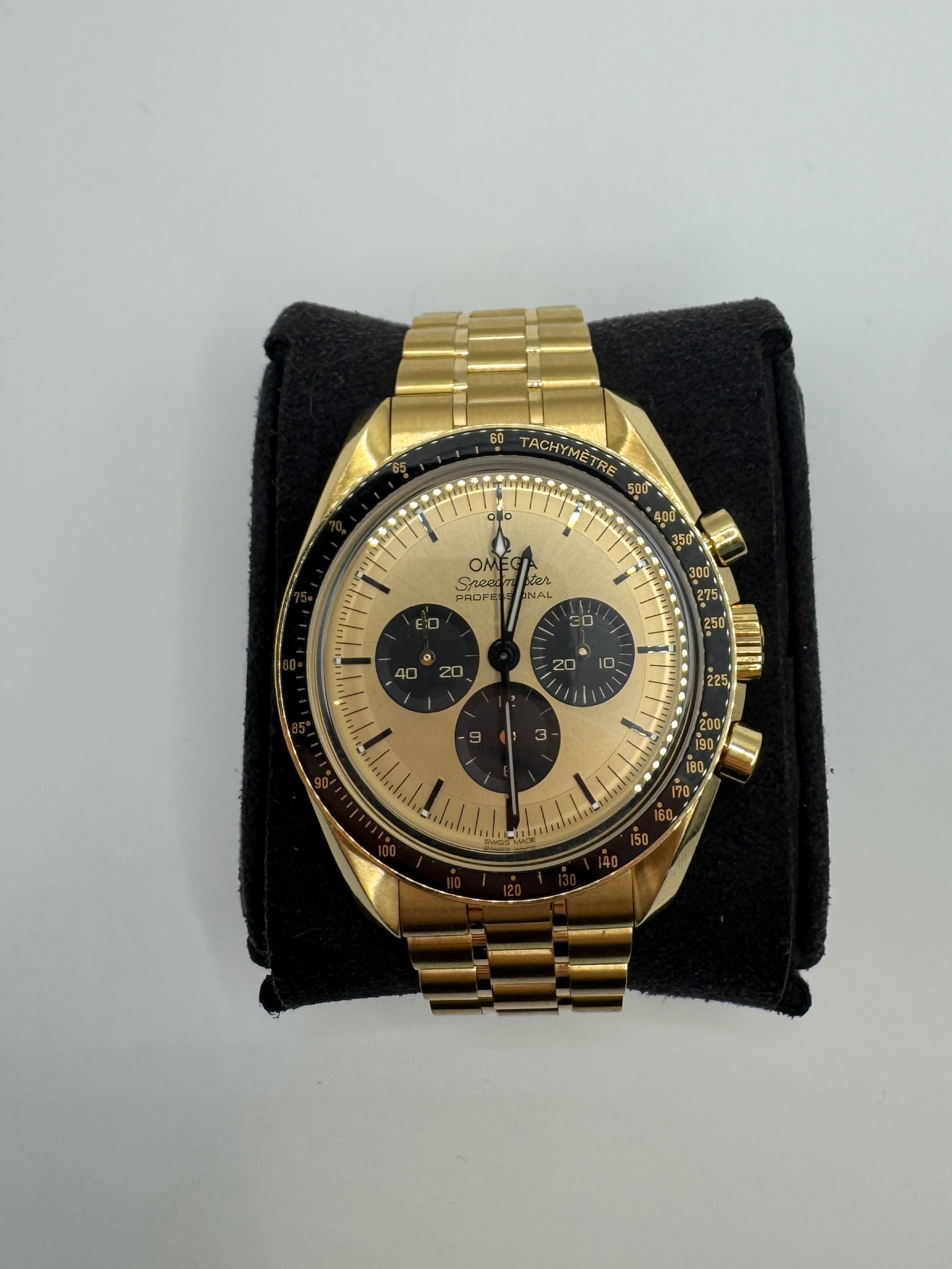 Omega Speedmaster Professional Moonwatch — 18K Moonshine™ Gold