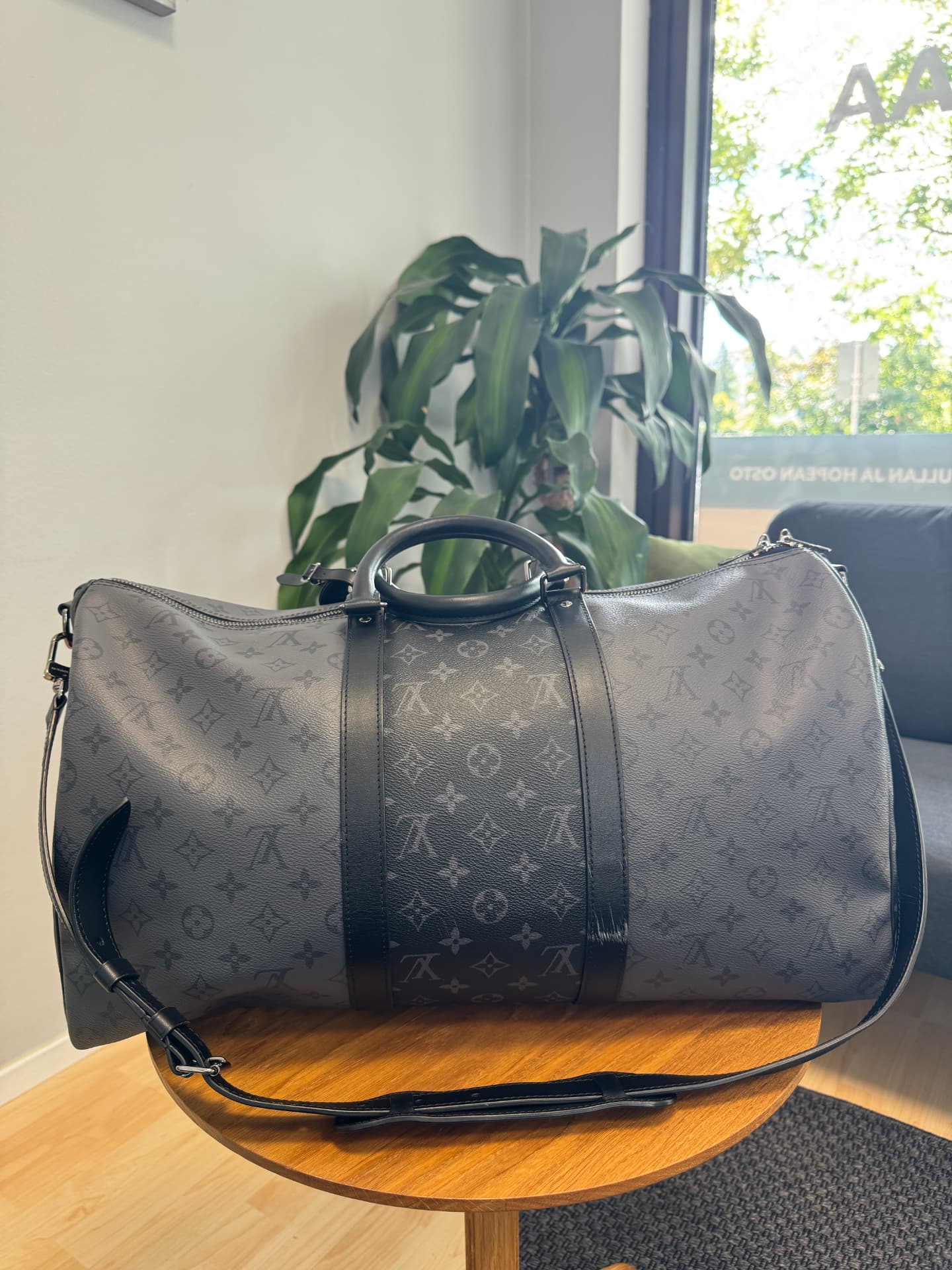 Louis Vuitton — Keepall Bandoulière 50, Monogram Eclipse